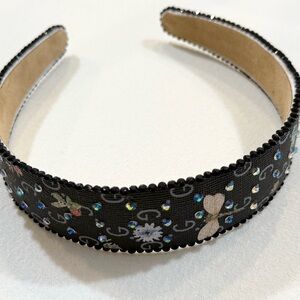 Black and Cream Embroidered Hair Accessory